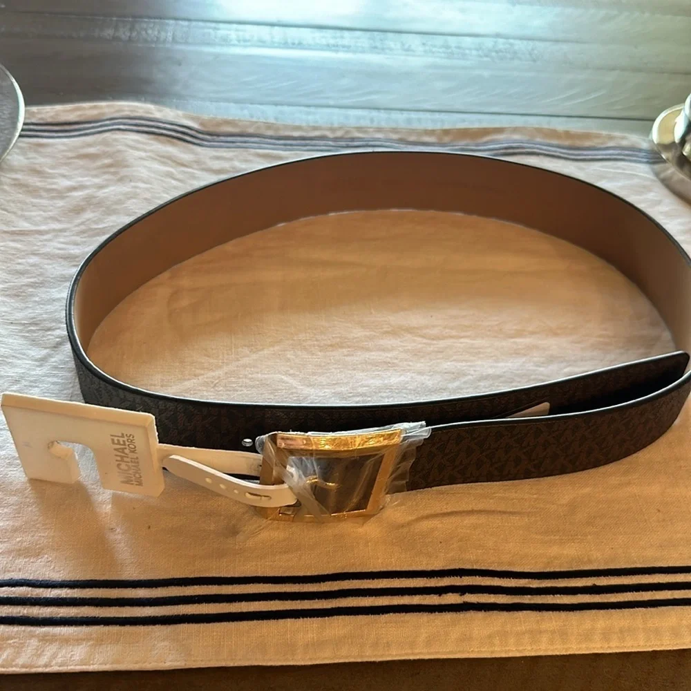 NWT Michael Kors Brown MK letters black belt size Md 556001 Synthetic materials
